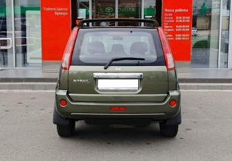 Подержанный автомобиль Nissan X-Trail 2004 года (6 фото)