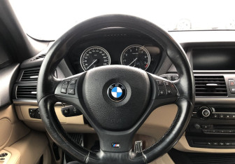 Подержанный автомобиль BMW X5 2008 года (14 фото)