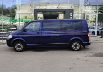 Подержанный автомобиль Volkswagen Caravelle 2007 года (8 фото)
