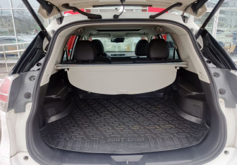 Подержанный автомобиль Nissan X-Trail 2017 года (12 фото)