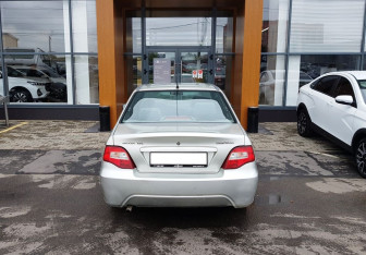 Подержанный автомобиль Daewoo Nexia Sedan 2008 года (6 фото)