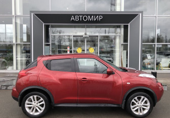 Подержанный автомобиль Nissan Juke 2012 года (4 фото)