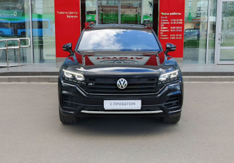 Подержанный автомобиль Volkswagen Touareg 2020 года (2 фото)