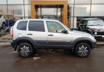 Подержанный автомобиль Chevrolet Niva 2017 года (4 фото)