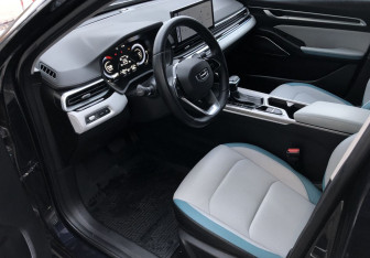 Подержанный автомобиль Geely Emgrand 2023 года (10 фото)