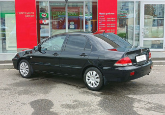Подержанный автомобиль Mitsubishi Lancer Sedan 2007 года (7 фото)