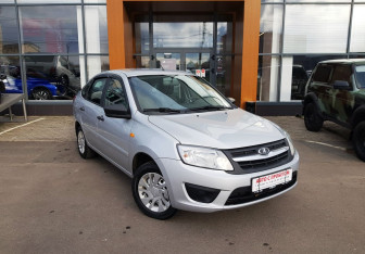 Подержанный автомобиль LADA (ВАЗ) Granta Liftback 2016 года (3 фото)
