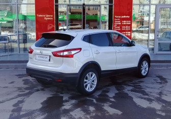 Подержанный автомобиль Nissan Qashqai 2016 года (5 фото)