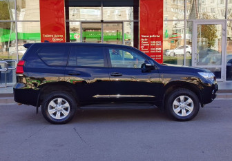 Подержанный автомобиль Toyota Land Cruiser Prado 2019 года (4 фото)