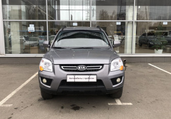 Подержанный автомобиль Kia Sportage 2010 года (2 фото)