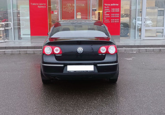 Подержанный автомобиль Volkswagen Passat Sedan 2006 года (6 фото)