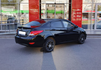 Подержанный автомобиль Hyundai Solaris Sedan 2013 года (5 фото)