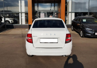 Подержанный автомобиль LADA (ВАЗ) Granta Sedan 2021 года (6 фото)