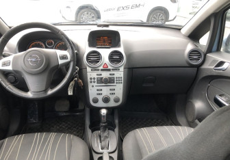 Подержанный автомобиль Opel Corsa 2008 года (10 фото)