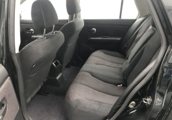 Подержанный автомобиль Nissan Tiida Sedan 2011 года (11 фото)