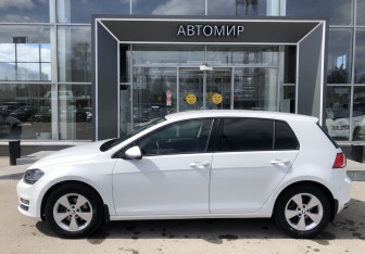Подержанный автомобиль Volkswagen Golf Hatchback 2013 года (8 фото)