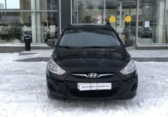 Подержанный автомобиль Hyundai Solaris Hatchback 2014 года (2 фото)