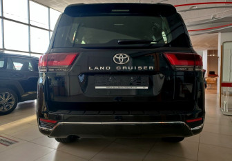 Новый Toyota Land Cruiser Suv 2025 (5 фото)