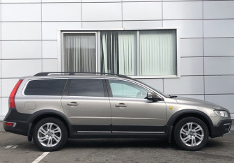 Подержанный автомобиль Volvo XC70 2014 года (4 фото)