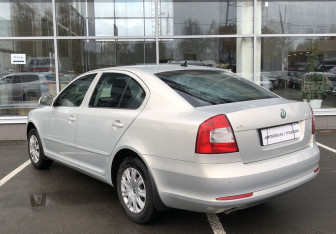 Подержанный автомобиль Skoda Octavia Liftback 2013 года (7 фото)