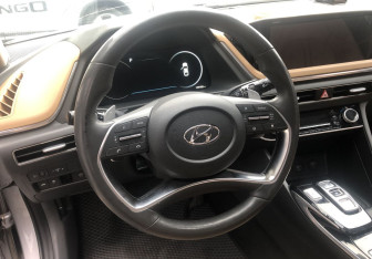 Подержанный автомобиль Hyundai Sonata 2019 года (11 фото)