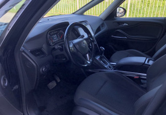 Подержанный автомобиль Opel Zafira Minivan 2016 года (9 фото)