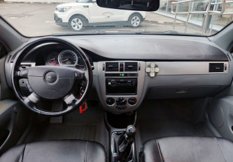 Подержанный автомобиль Chevrolet Lacetti Sedan 2008 года (15 фото)