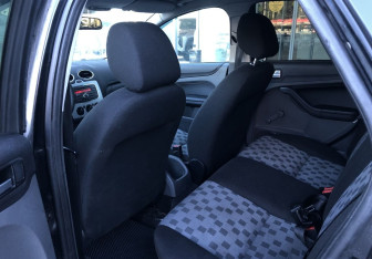 Подержанный автомобиль Ford Focus Hatchback 2008 года (11 фото)