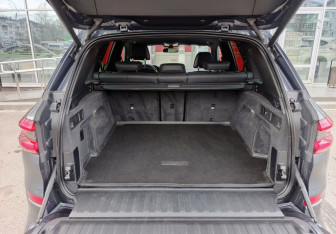 Подержанный автомобиль BMW X5 2020 года (12 фото)