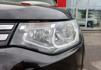 Подержанный автомобиль Mitsubishi Outlander 2013 года (9 фото)