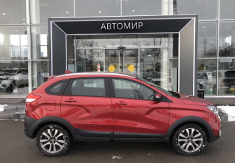 Подержанный автомобиль LADA (ВАЗ) XRAY 2019 года (4 фото)