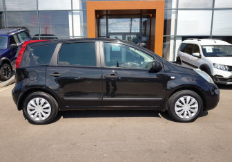 Подержанный автомобиль Nissan Note 2007 года (4 фото)