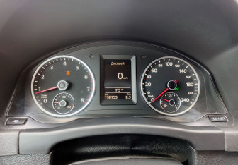 Подержанный автомобиль Volkswagen Tiguan 2010 года (13 фото)