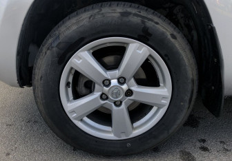 Подержанный автомобиль Toyota RAV4 2008 года (16 фото)