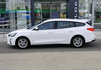 Подержанный автомобиль Ford Focus Wagon 2020 года (8 фото)