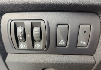 Подержанный автомобиль Renault Fluence 2013 года (16 фото)