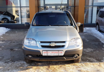 Подержанный автомобиль Chevrolet Niva 2014 года (2 фото)