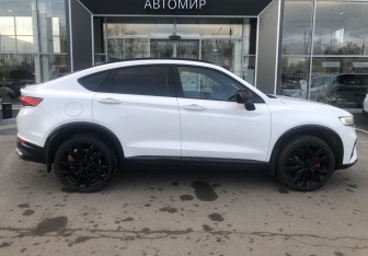 Подержанный автомобиль Geely Tugella 2024 года (4 фото)