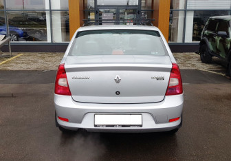 Подержанный автомобиль Renault Logan Sedan 2013 года (6 фото)