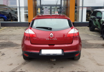 Подержанный автомобиль Renault Megane Hatchback 2014 года (6 фото)