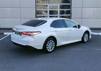 Новый Toyota Camry Sedan 2021 (5 фото)