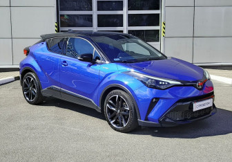 Подержанный автомобиль Toyota C-HR 2021 года (3 фото)