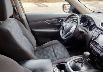 Подержанный автомобиль Nissan X-Trail 2015 года (14 фото)