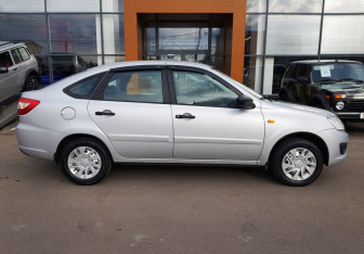 Подержанный автомобиль LADA (ВАЗ) Granta Liftback 2016 года (4 фото)