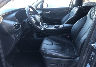 Подержанный автомобиль Hyundai Santa Fe 2021 года (9 фото)