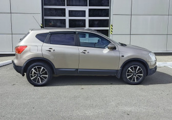 Подержанный автомобиль Nissan Qashqai 2007 года (4 фото)