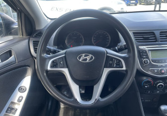 Подержанный автомобиль Hyundai Solaris Sedan 2013 года (12 фото)