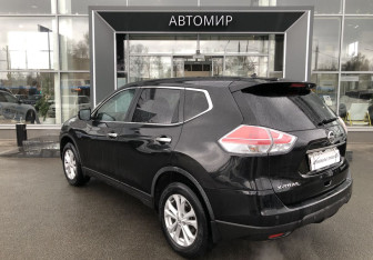 Подержанный автомобиль Nissan X-Trail 2015 года (7 фото)