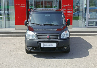 Подержанный автомобиль Fiat Doblo 2011 года (2 фото)
