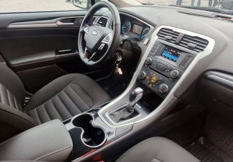 Подержанный автомобиль Ford Mondeo Sedan 2016 года (14 фото)